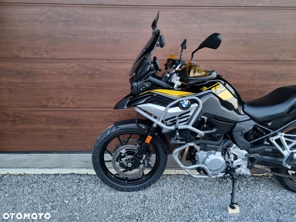 BMW F - 13