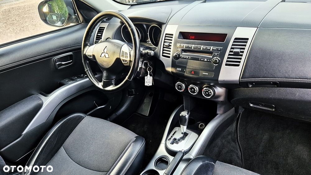 Mitsubishi Outlander 2.0 Intense 2WD EU5 CVT - 35