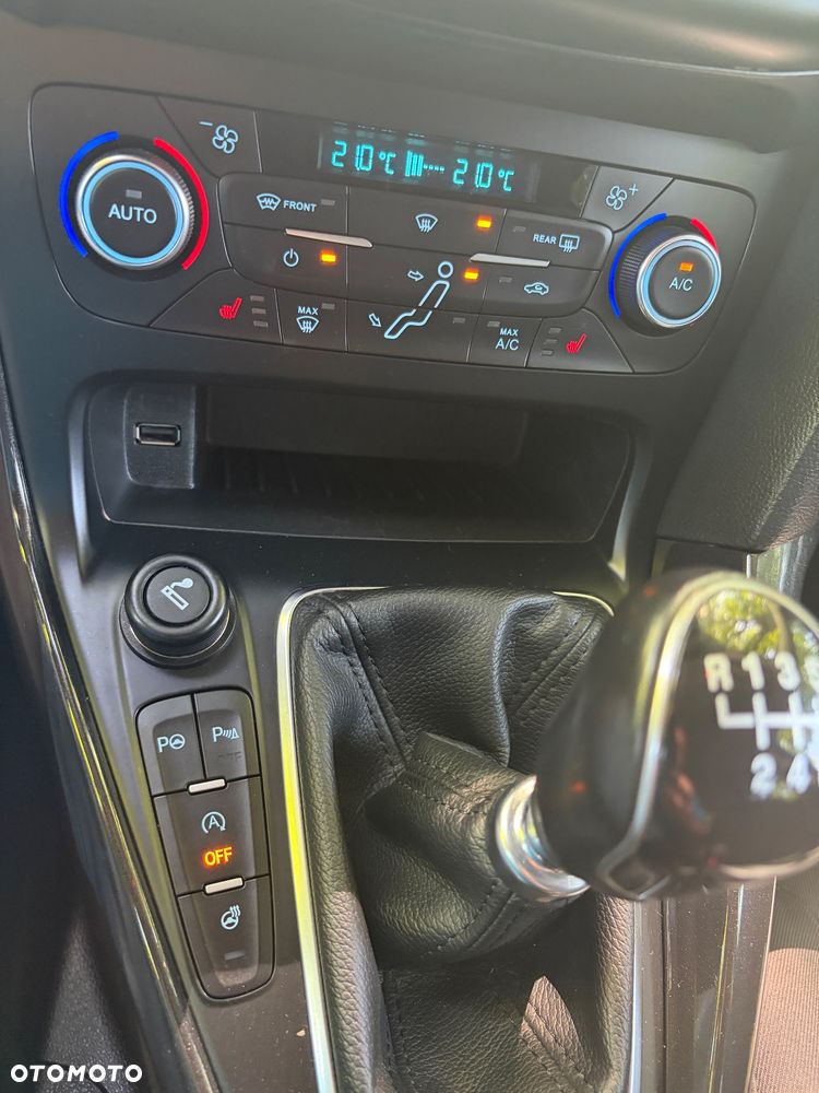 Ford Focus 1.5 EcoBoost STart-Stopp-System TITANIUM - 36