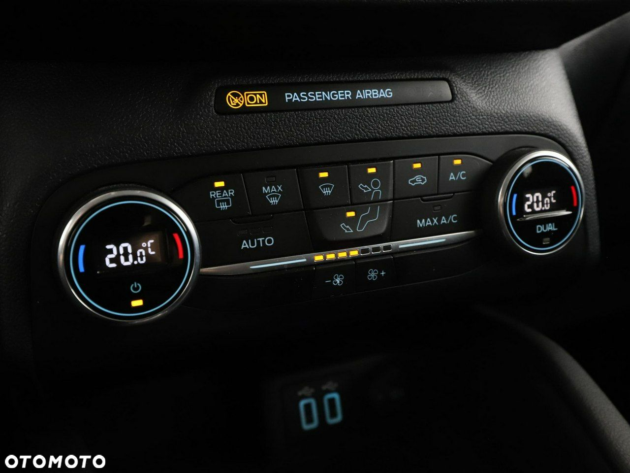 Ford Kuga 1.5 EcoBlue FWD Titanium - 28