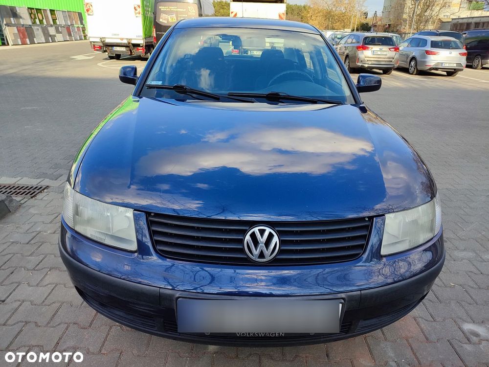 Volkswagen Passat 1.6 GL - 15