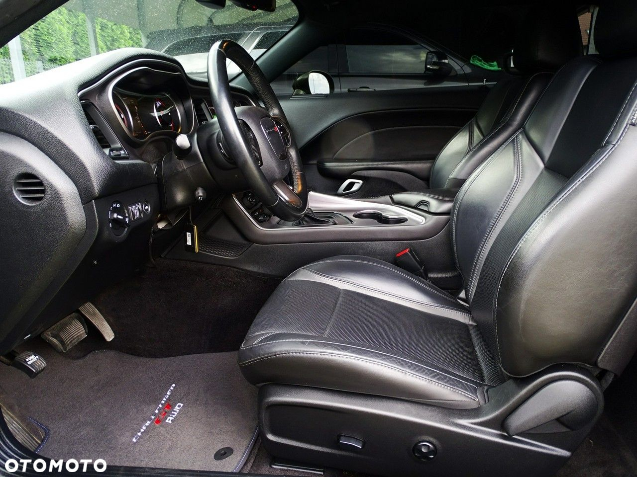 Dodge Challenger - 21