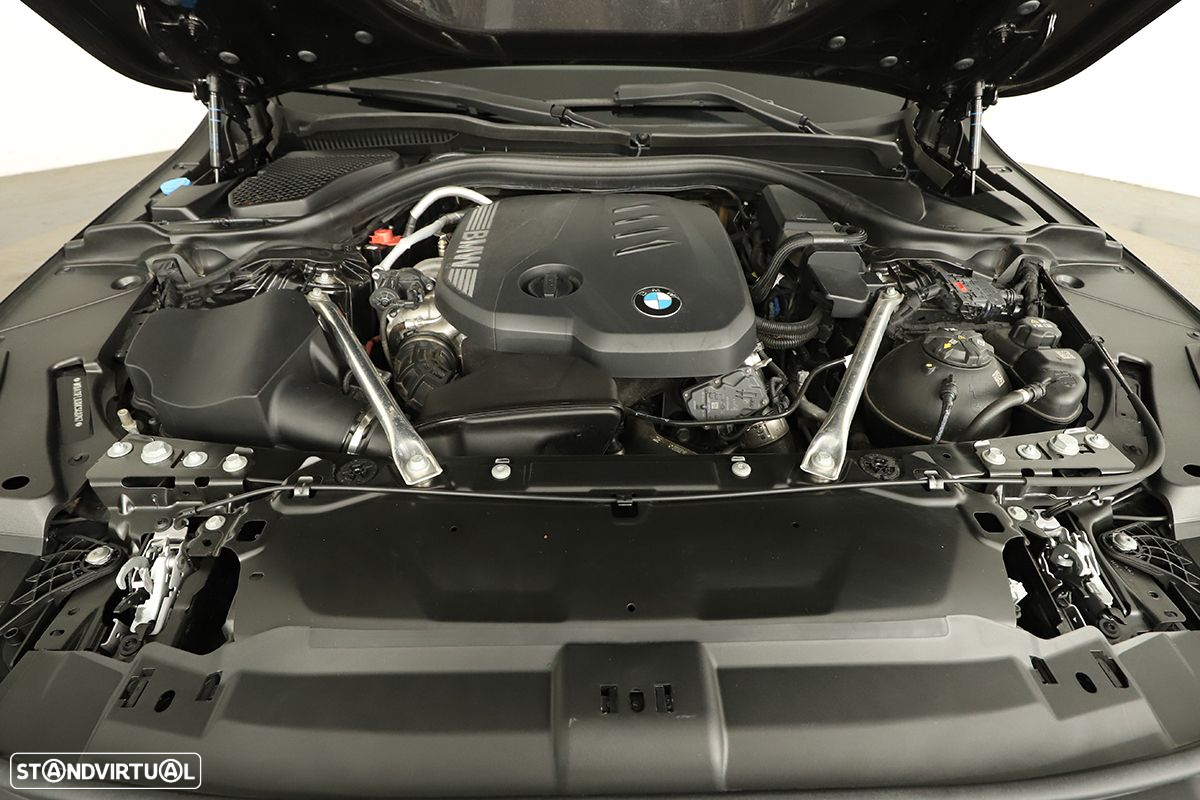 BMW 520 d Pack Desportivo M - 27