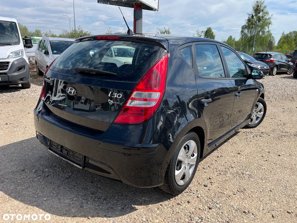 Hyundai i30 1.4 FIFA WM Edition - 28