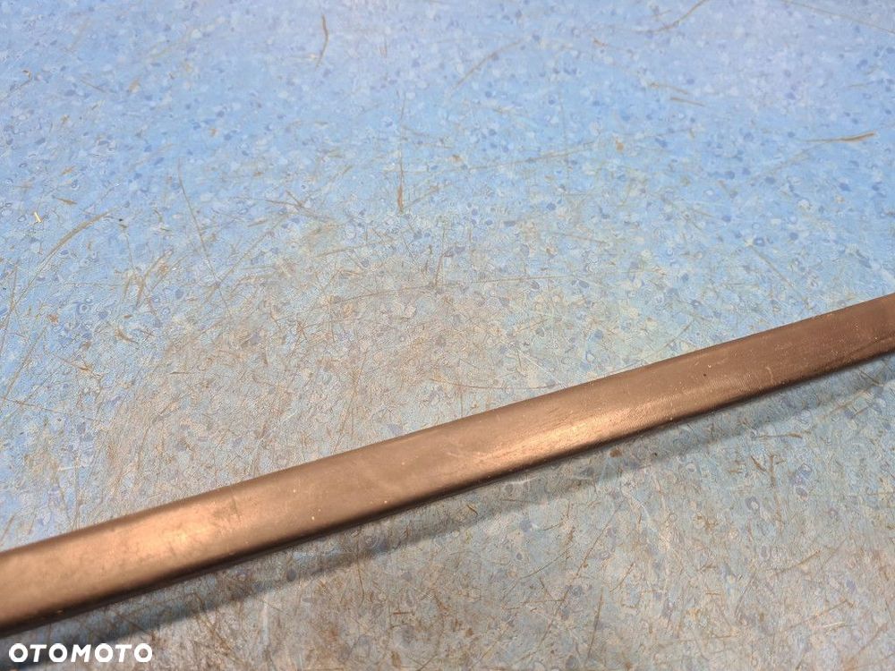 VOLKSWAGEN PASSAT B8 LISTWA OZDOBNA SZYBY CZOŁOWEJ PRAWA  3G0854328 LI7F - 3