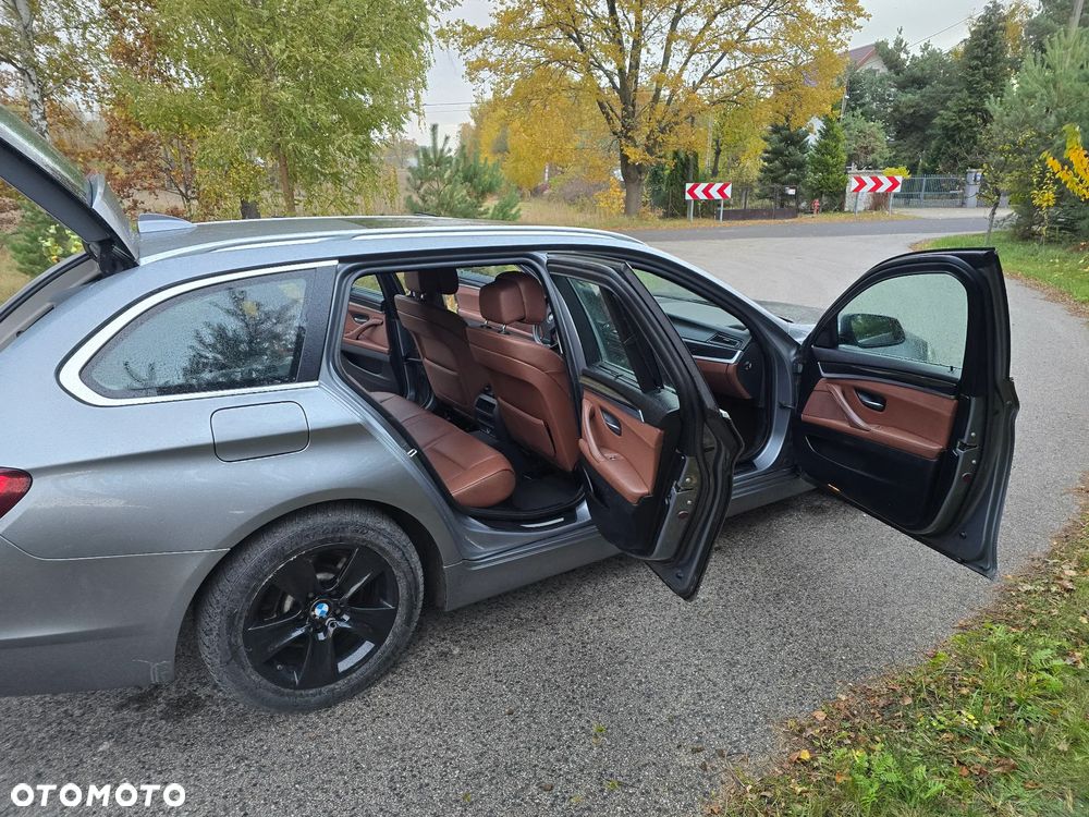 BMW Seria 5 525d xDrive Sport-Aut - 14