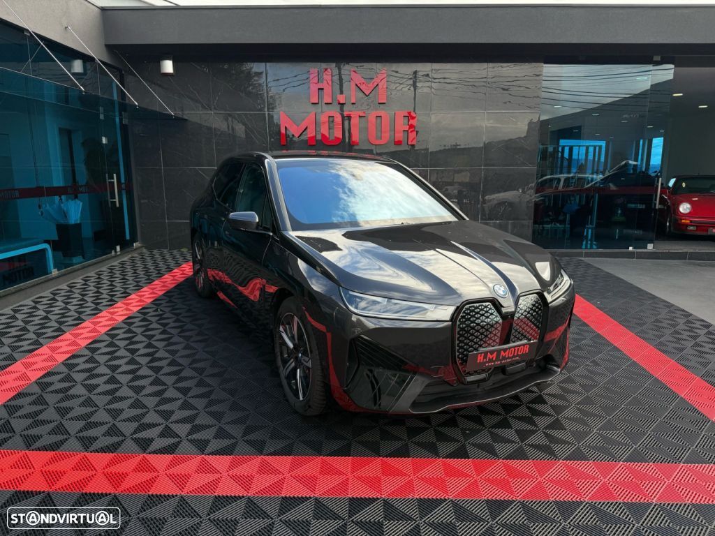 BMW iX xDrive 40 Pack Desportivo - 1