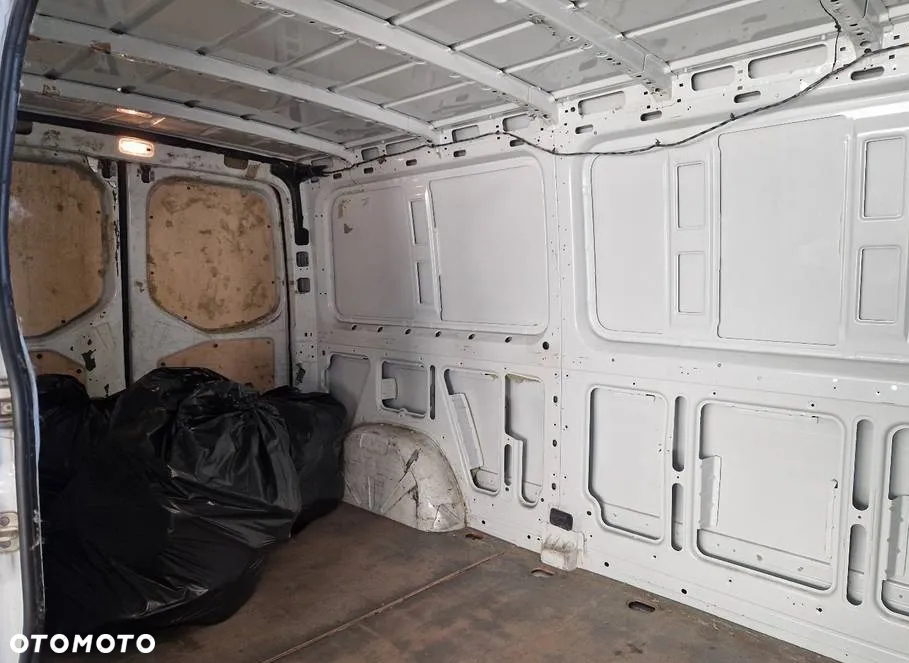 Mercedes-Benz Sprinter - 4