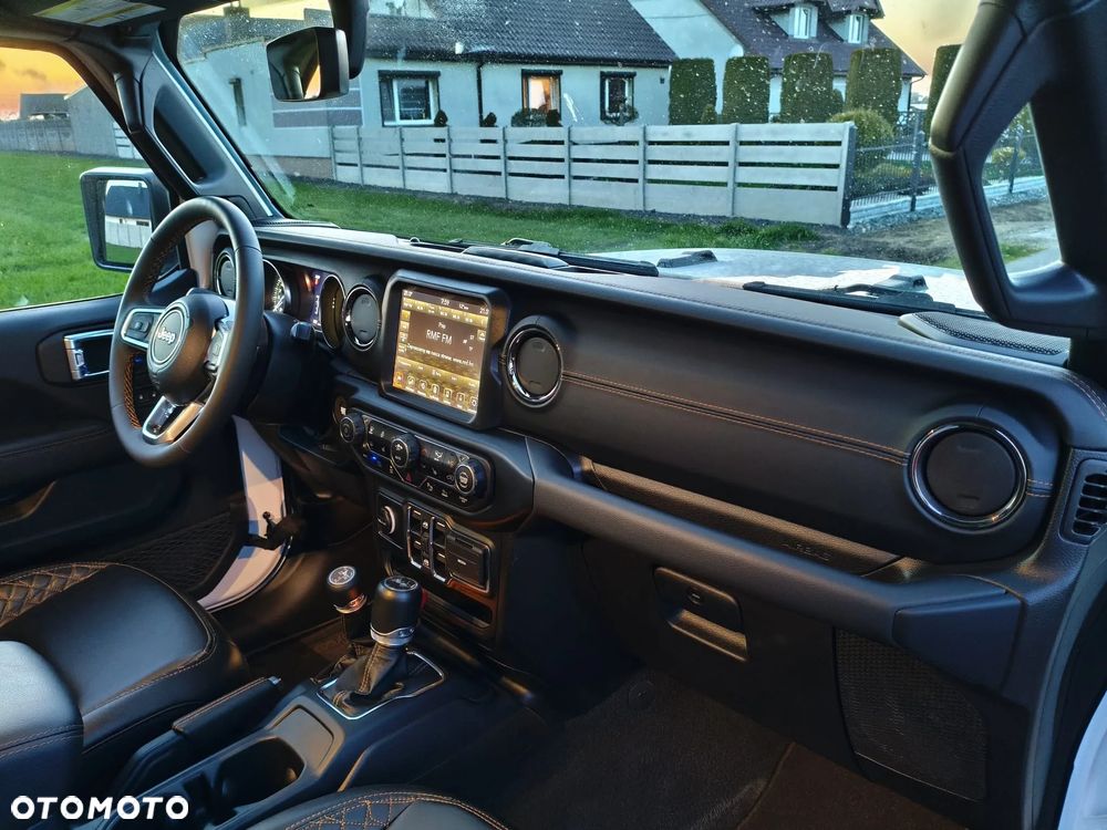 Jeep Wrangler - 16