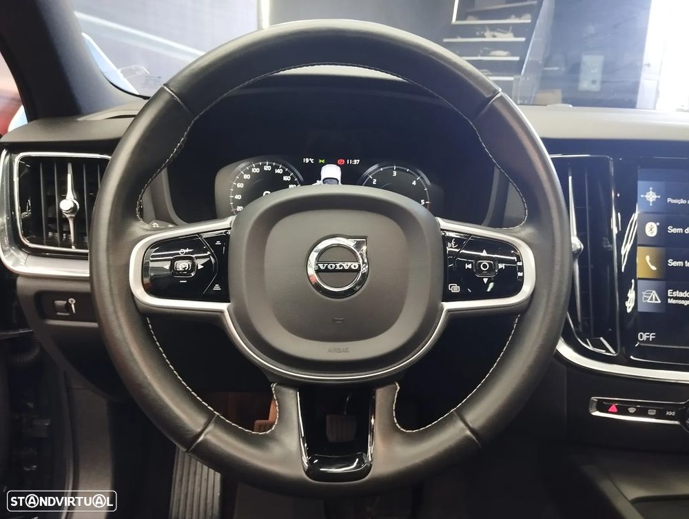 Volvo V60 2.0 D4 Momentum Plus - 23