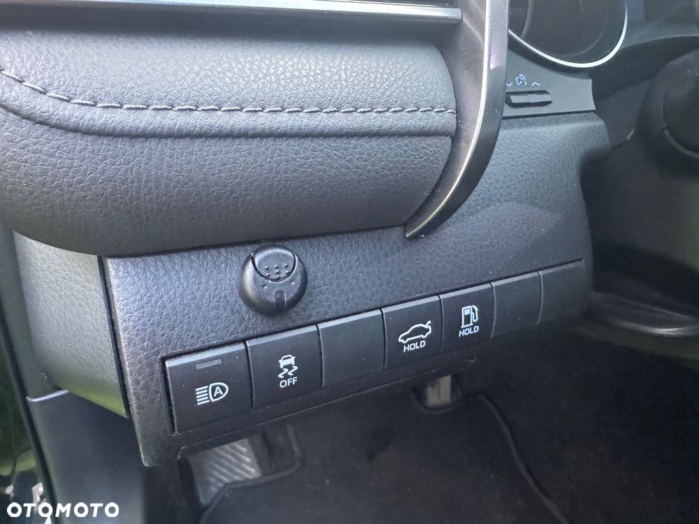 Toyota Camry 2.5 Hybrid Comfort CVT - 13