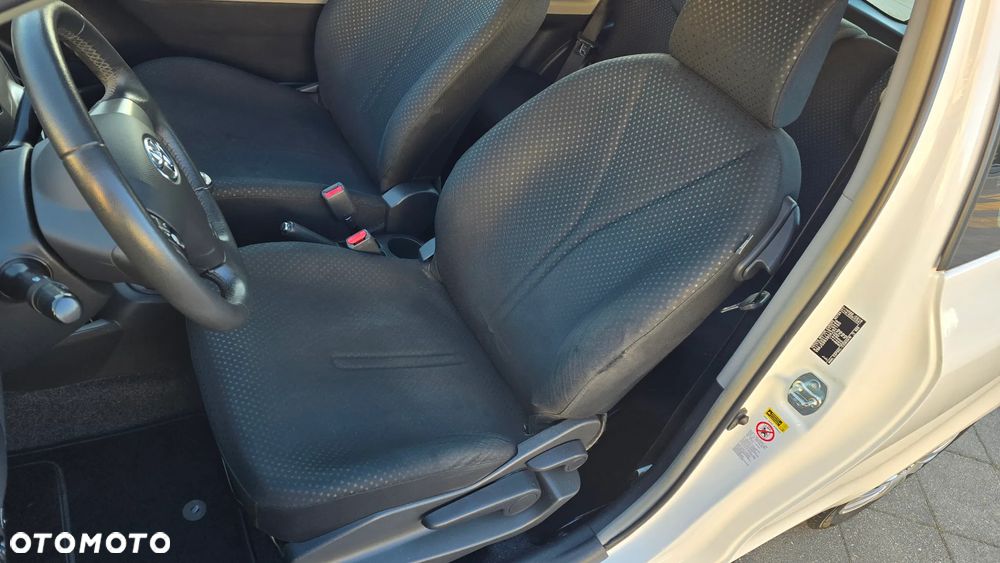 Toyota Yaris - 21