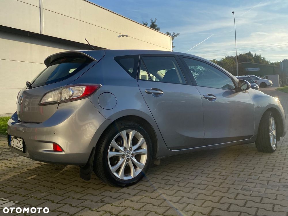 Mazda 3 1.6 Exclusive + - 4