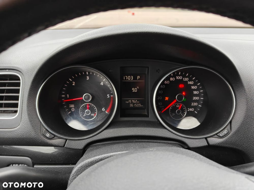 Volkswagen Golf 1.6 TDI Comfortline DSG - 12