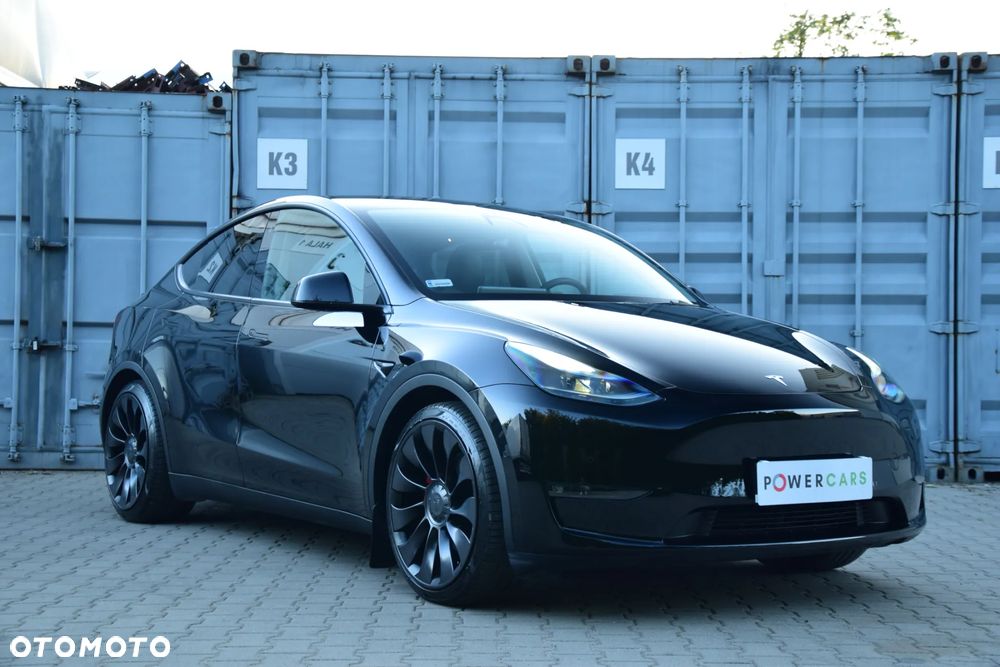 Tesla Model Y - 21
