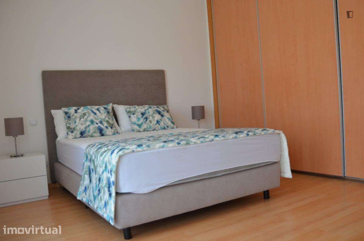 Apartamento com 2 quartos - localizado em Faro - Grande imagem: 2/23