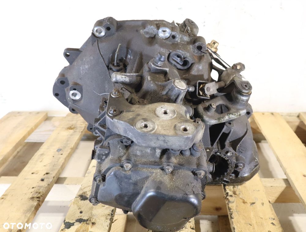 SKRZYNIA BIEGÓW 5 BIEGOWA OPEL CORSA D 1.3CDTI 55565178 - 2