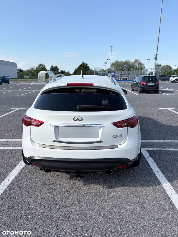 Infiniti QX70 - 4