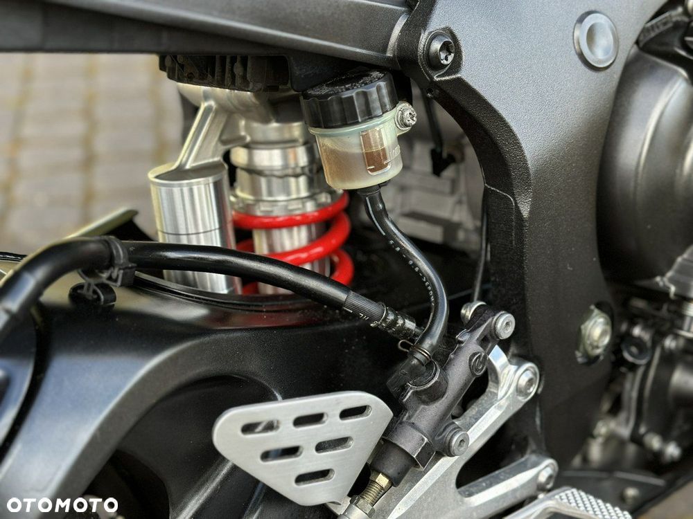 Yamaha R6 - 23