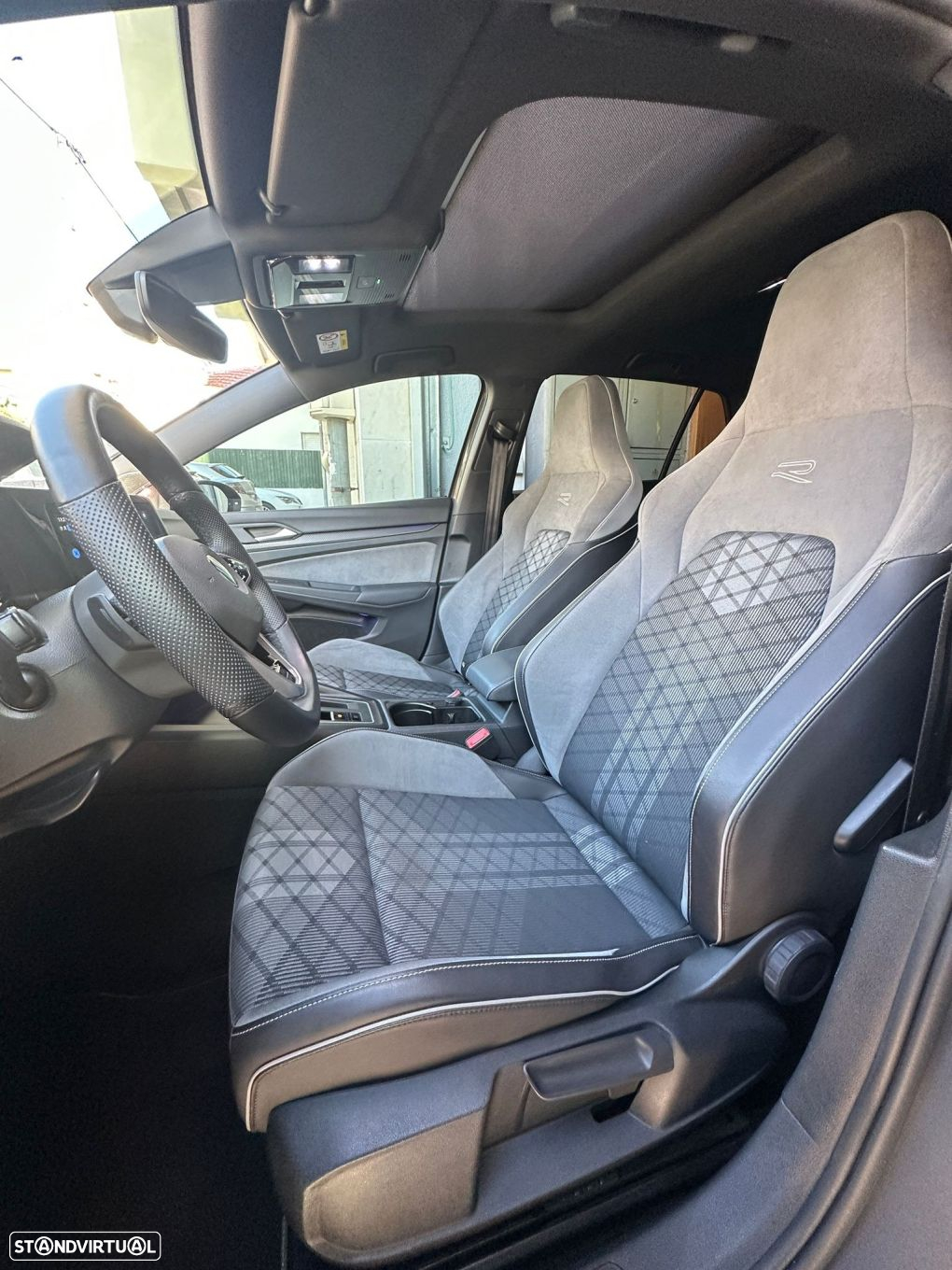 VW Golf 2.0 TDI R-Line DSG - 10
