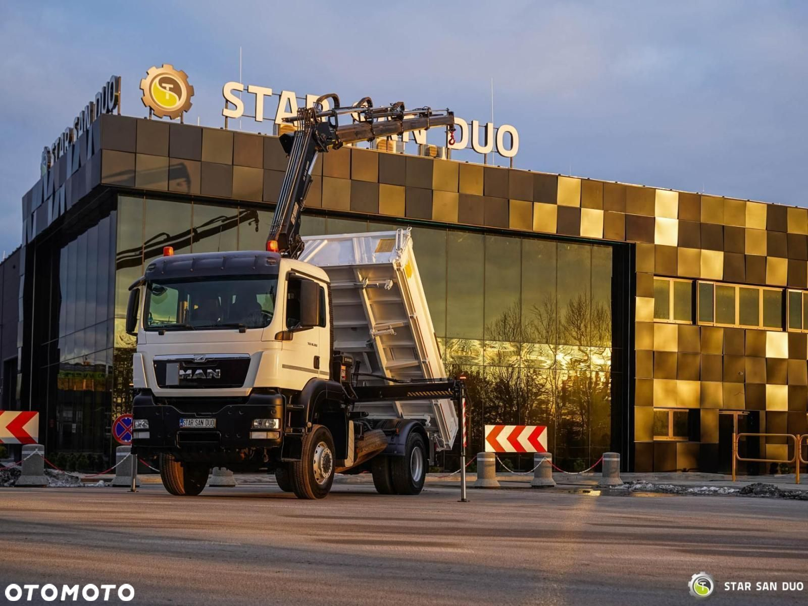MAN TGS 18.360 4x4 HIAB 144 E-4 HDS Żuraw Wywrotka - 2