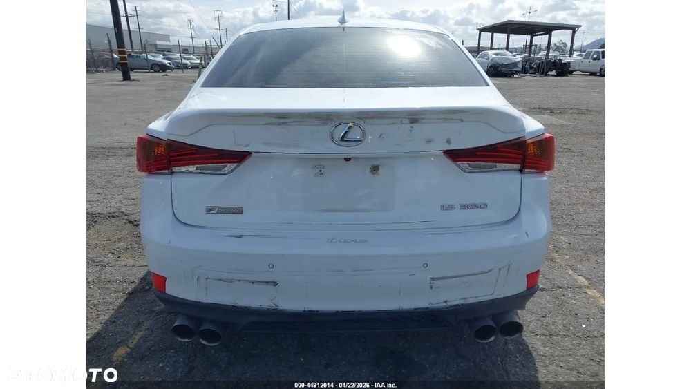 Lexus IS - 8
