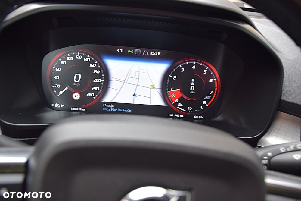 Volvo XC 40 T3 Geartronic Momentum Pro - 16