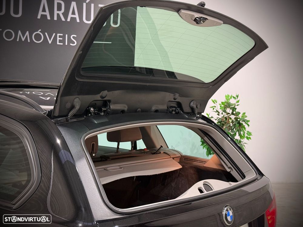 BMW 320 d Line Sport - 27