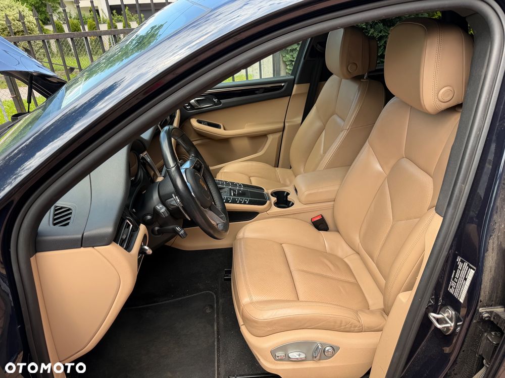Porsche Macan - 16