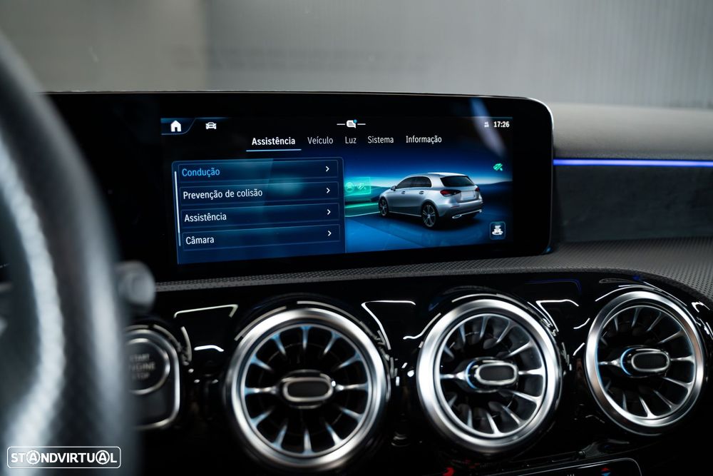 Mercedes-Benz A 250 e 8G-DCT AMG Line - 33