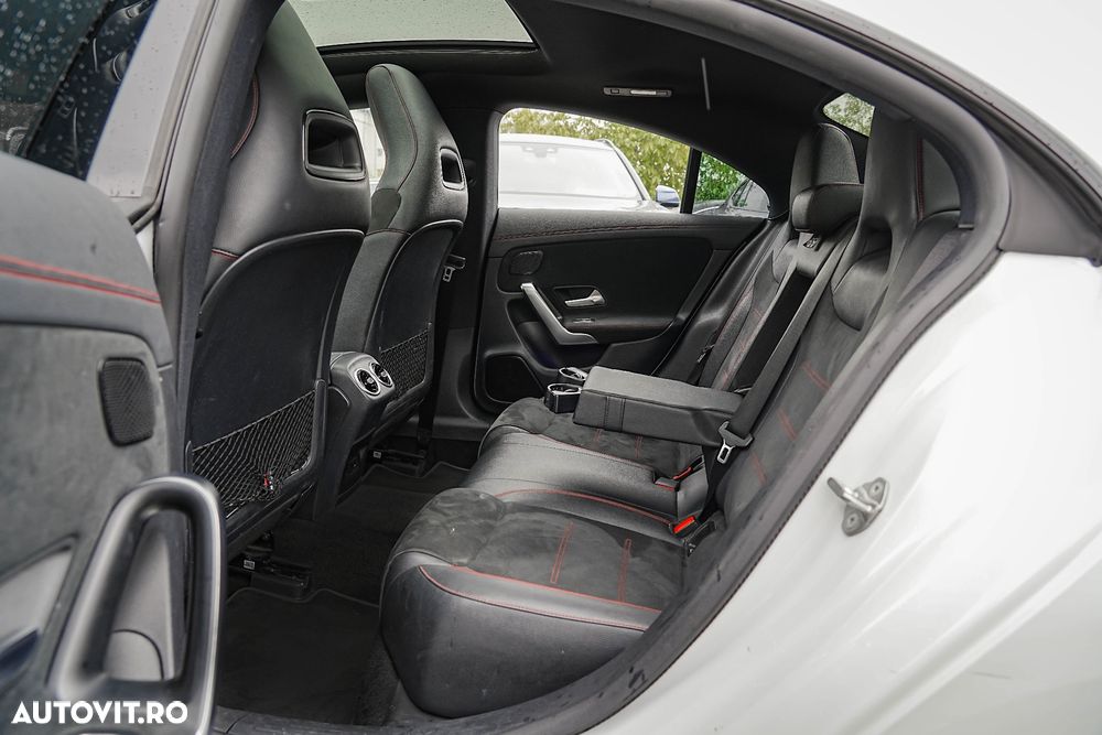 Mercedes-Benz CLA 250 e 8G-DCT AMG Line - 26