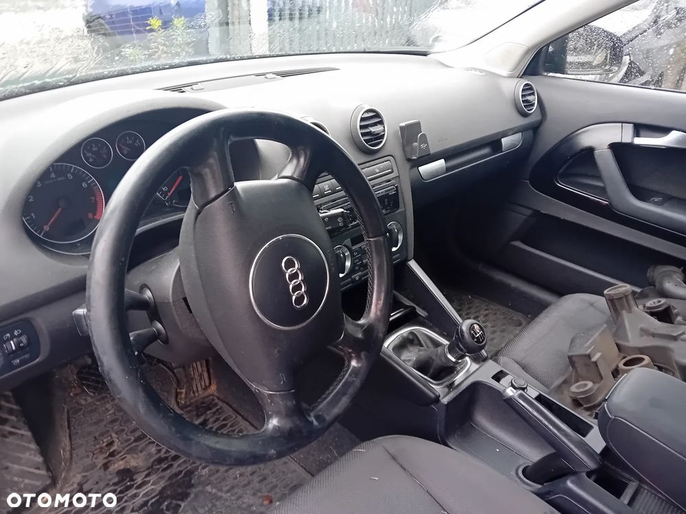 *AUDI A3 8P* Samochód na części - 7