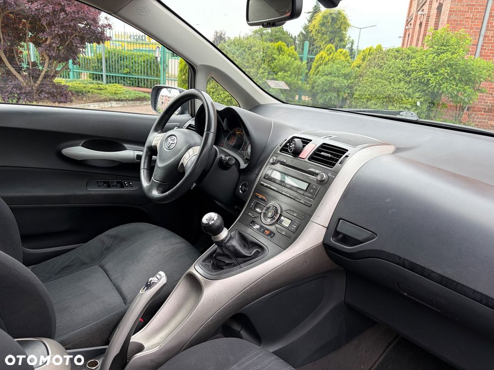 Toyota Auris 1.6 VVT-i Terra Start - 30