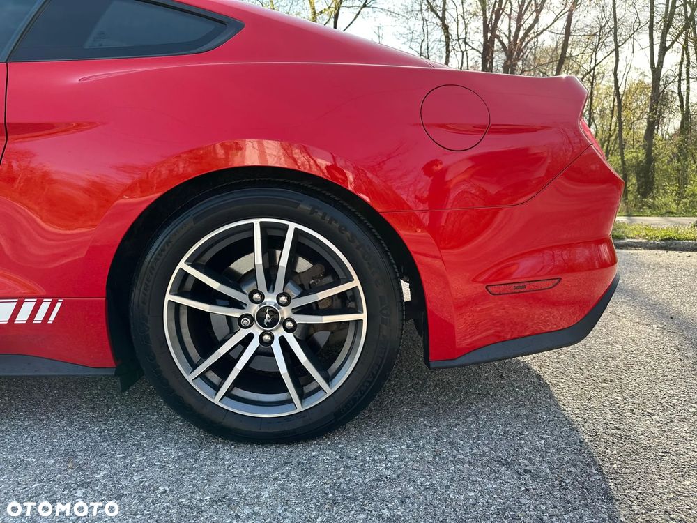 Ford Mustang 5.0 V8 GT - 10