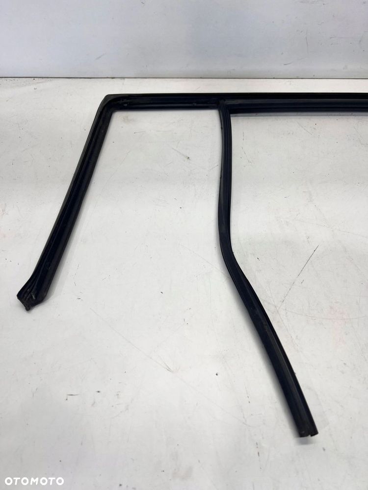 USZCZELKA RAMKA DRZWI LEWY TYŁ VW TIGUAN 5N0839431 CHROM - 7