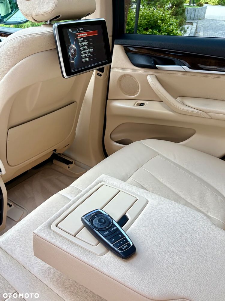 BMW X5 xDrive35i Edition Exclusive - 28
