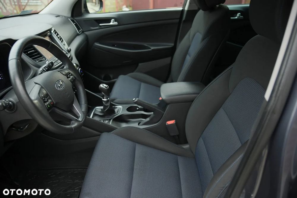 Hyundai Tucson 1.6 GDI BlueDrive Style 2WD - 18
