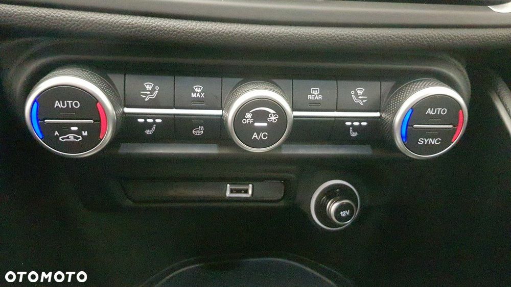 Alfa Romeo Giulia - 25