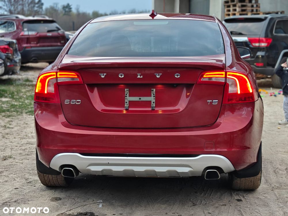 Volvo S60 2.5 T5 - 5