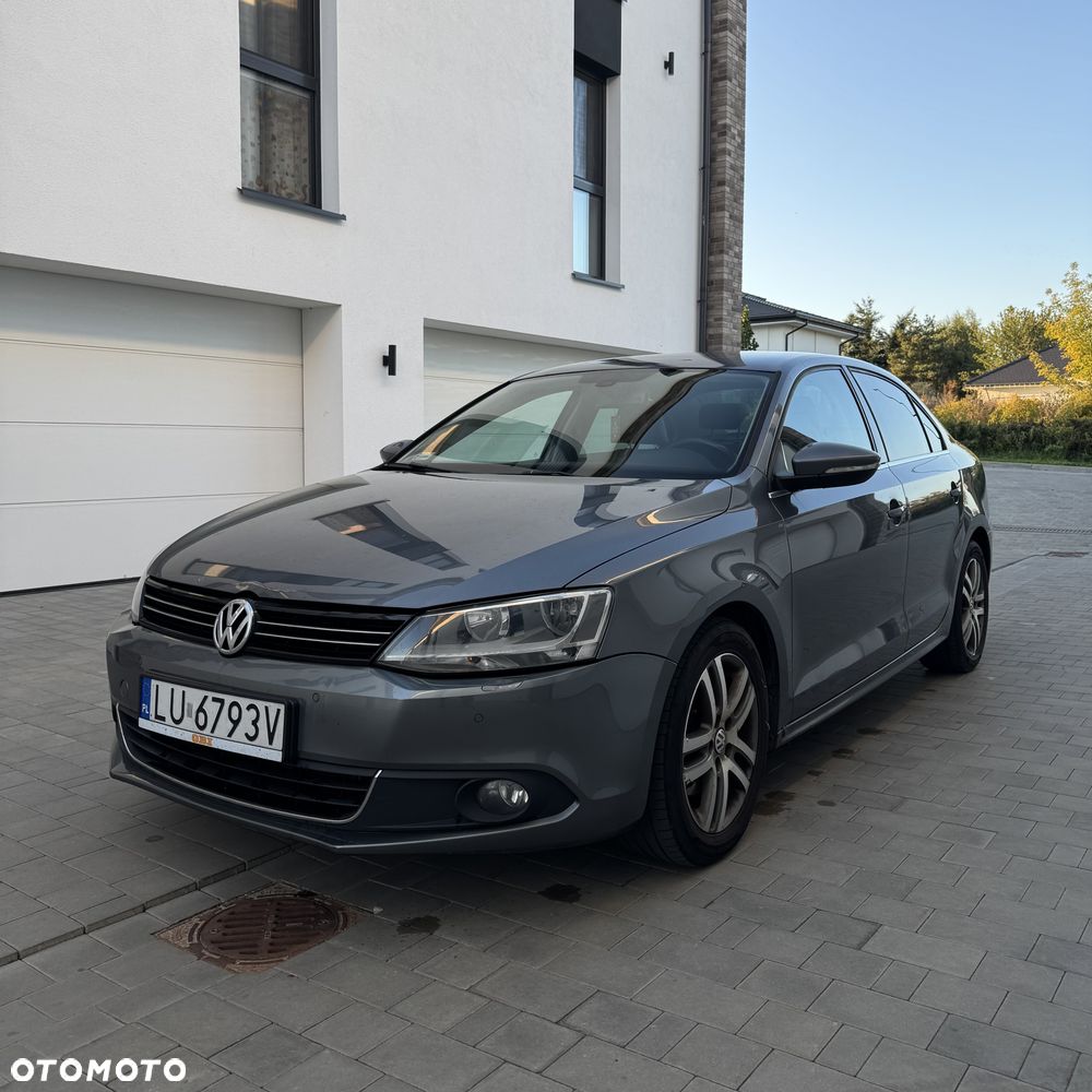 Volkswagen Jetta - 3
