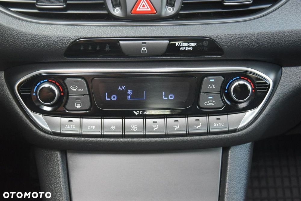 Hyundai i30 1.6 D Premium - 27