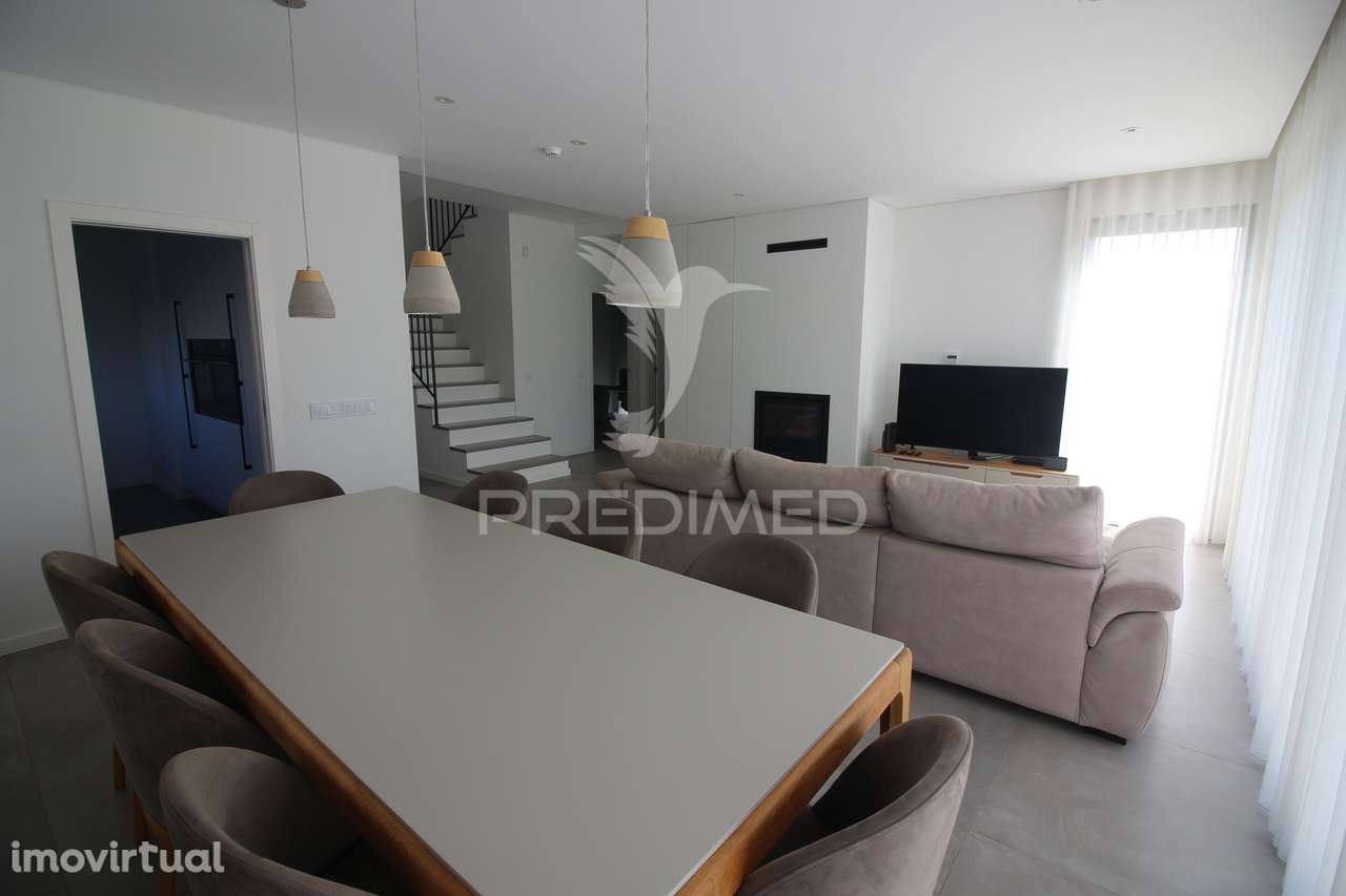 Moradia T3 recente com Jardim - Grande imagem: 2/7