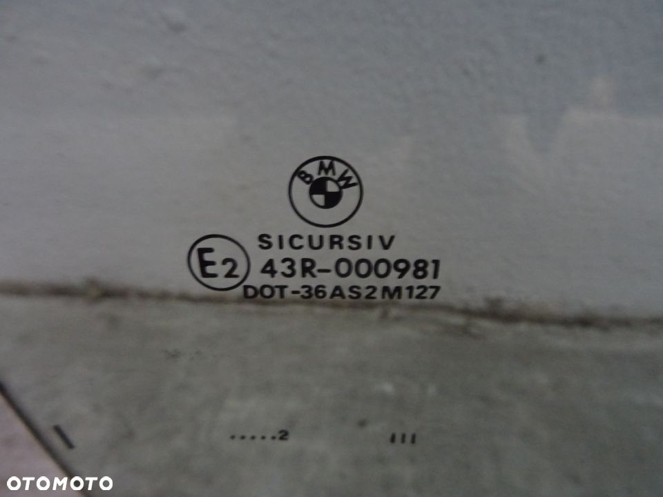 SZYBA DRZWI PRAWY PRZÓD BMW E46 KOMBI NR816 - 2