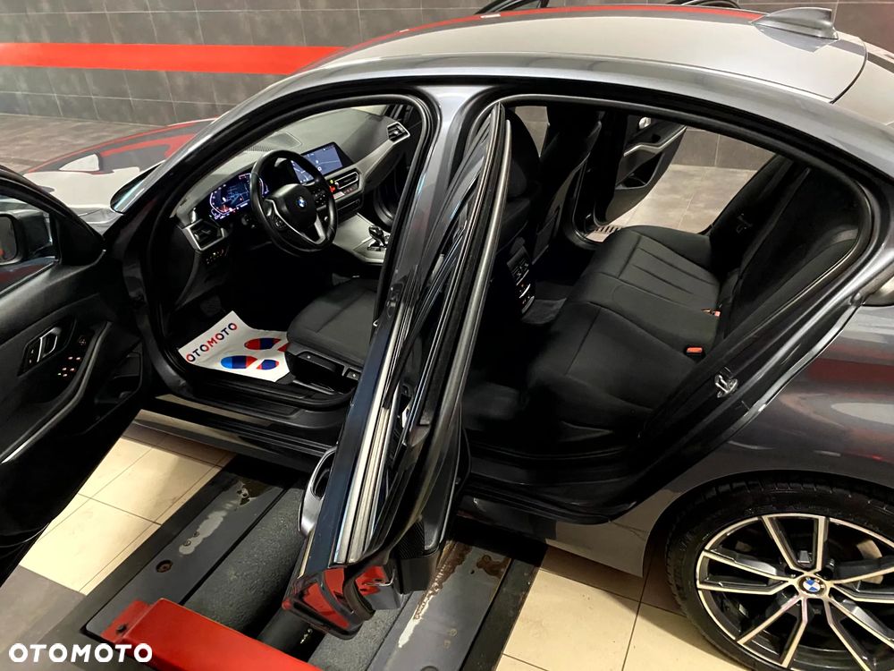 BMW Seria 3 320d Sport - 19