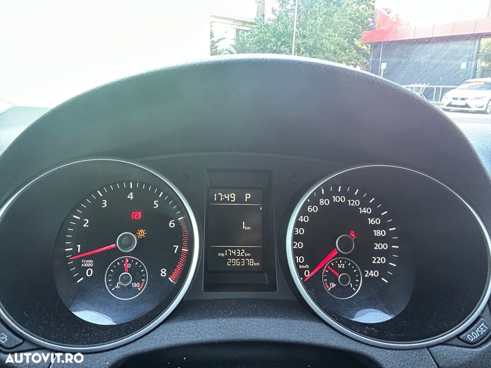 Volkswagen Golf 1.2 TSI BMT DSG Comfortline - 4