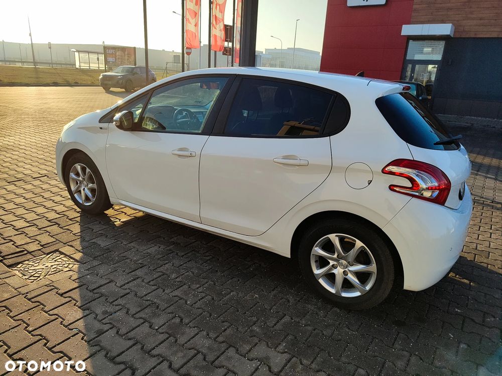 Peugeot 208 1.2 PureTech Active - 5