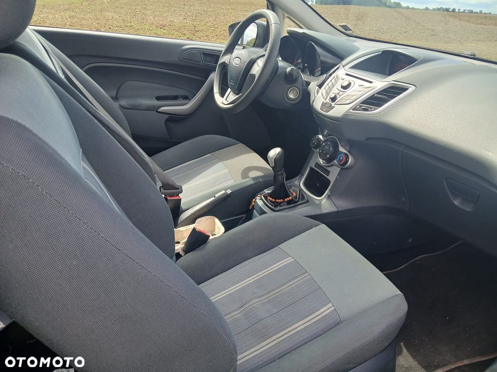 Ford Fiesta - 10