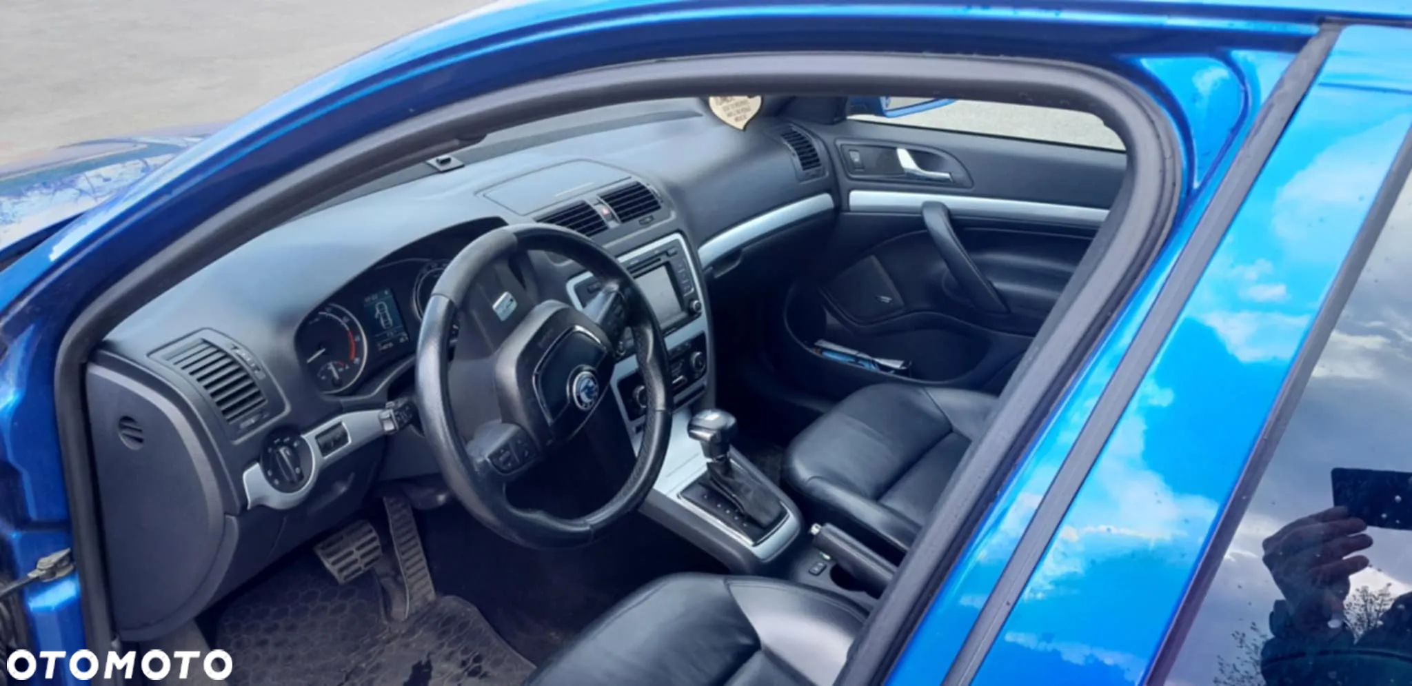 Skoda Octavia Combi 2.0 TSI DSG RS - 10