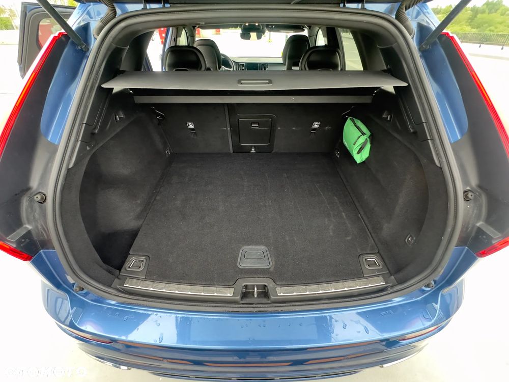 Volvo XC 60 T5 GPF AWD R-Design - 23