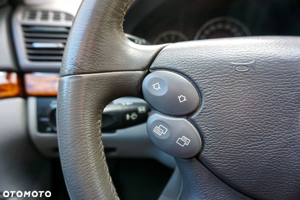 Mercedes-Benz Klasa E 200 Kompressor Automatik Elegance - 26